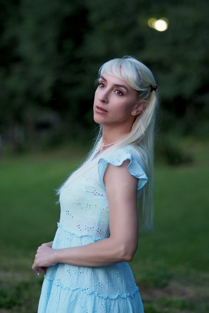 

Эту статью может увидеть больше людей
Настройте продвижение для привлечения внимания к публикации и роста числа подписчиков
Настроить продвижение
Божена
ваш канал
Перейти в студию
"Белая луна" - Божена
Будет опубликовано 3 января 2025 в 05:00
Божена Николь Войцешевска Российская певица, автор песен, продюсер, актриса.