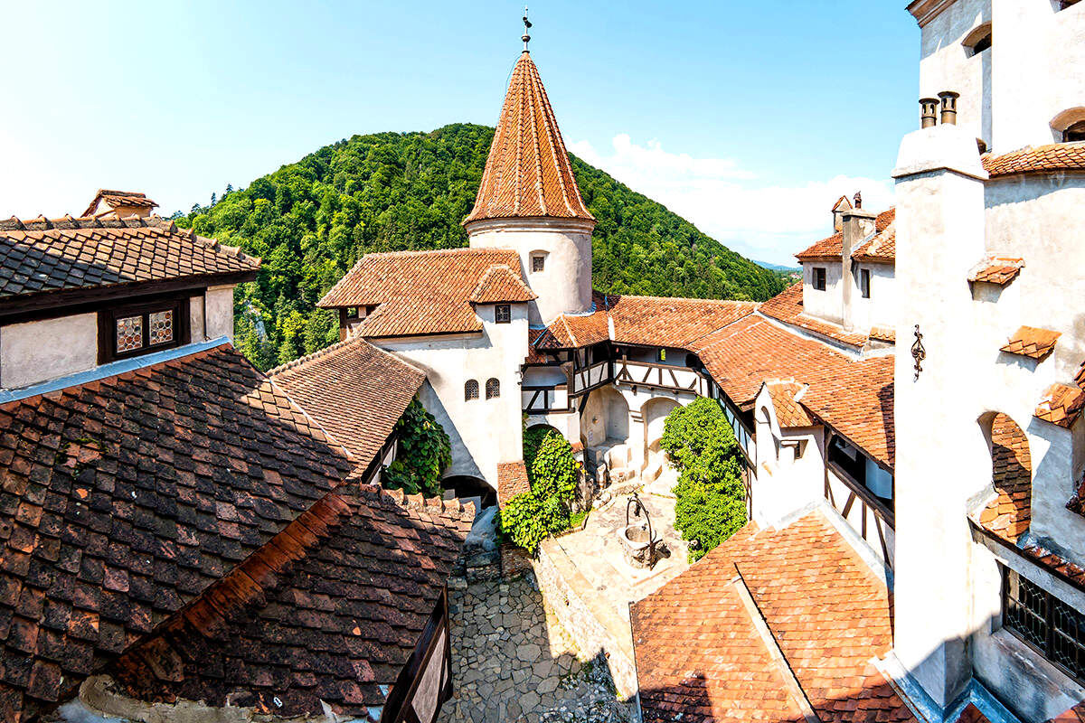 Замок Бран, Румыния. Источник: Яндекс картинки