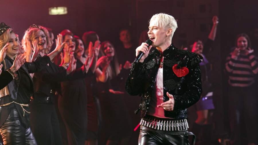 SHAMAN и его поклонницы