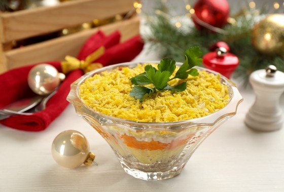    Салат «Мимоза» советский по ГОСТу 1968 года: пошаговый рецепт для Нового года — 2025