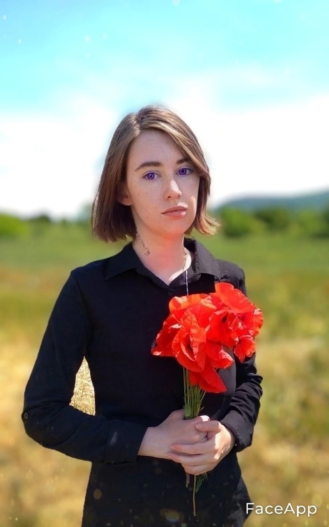 Ориби Каммпирр - Одна жизнь Сарро ла Касса. (Современное фэнтези)

Ориби Камм Пирр с букетом маков в руках

© Copyright: Ориби Каммпирр