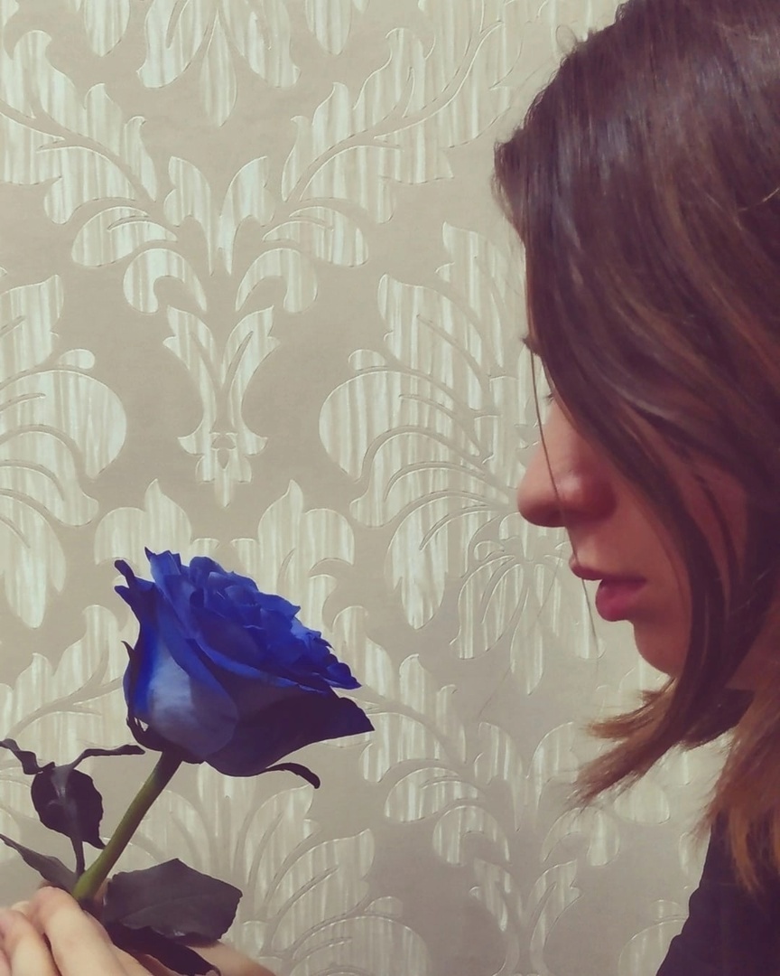 Ориби Каммпирр - Одна жизнь Сарро ла Касса. (Современное фэнтези)

Ориби Камм Пирр и любимые синие розы

© Copyright: Ориби Каммпирр