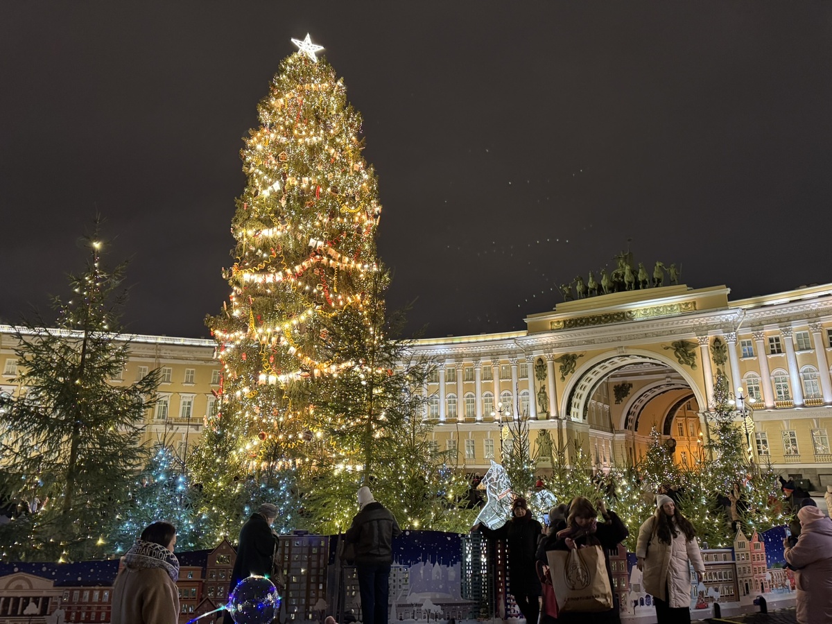 Главная ёлка на Дворцовой площади