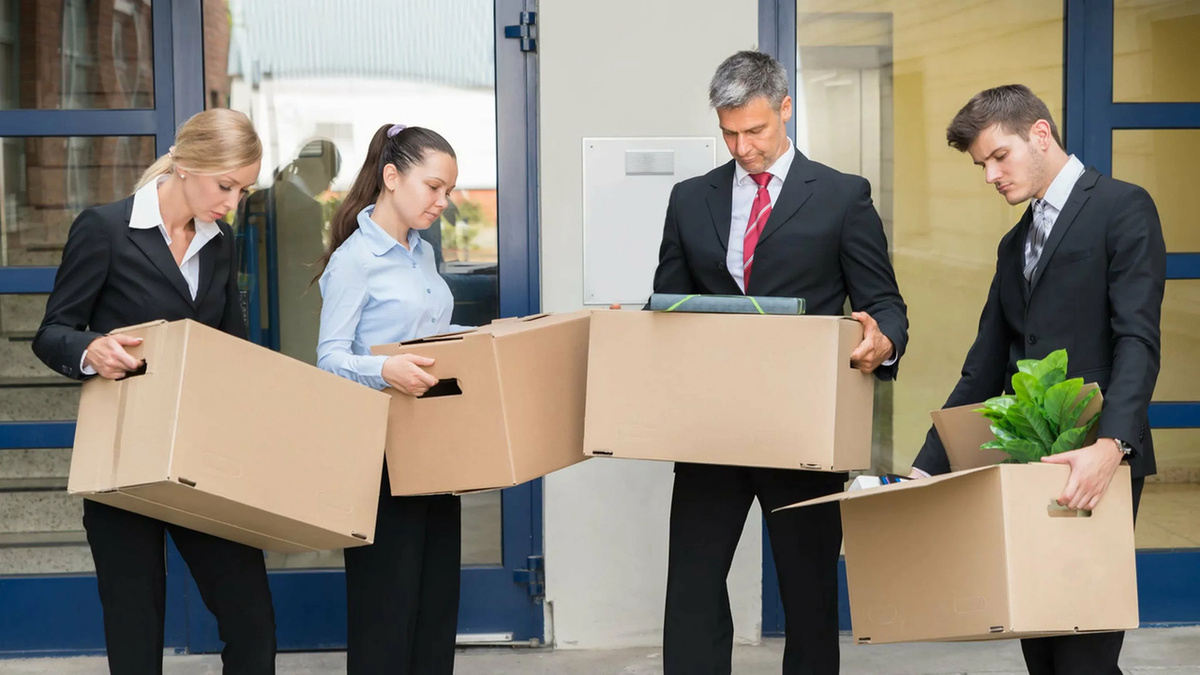 Почему люди стали массово увольняться? В чем причина?