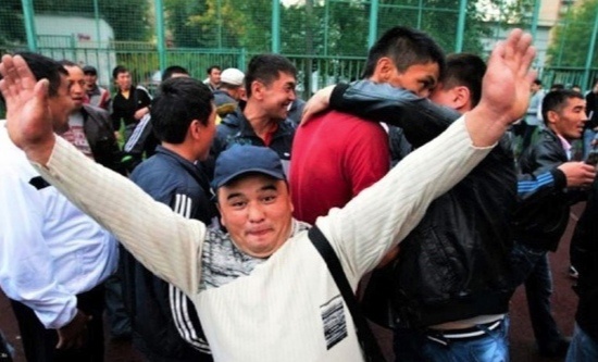 Мигранты объединяются