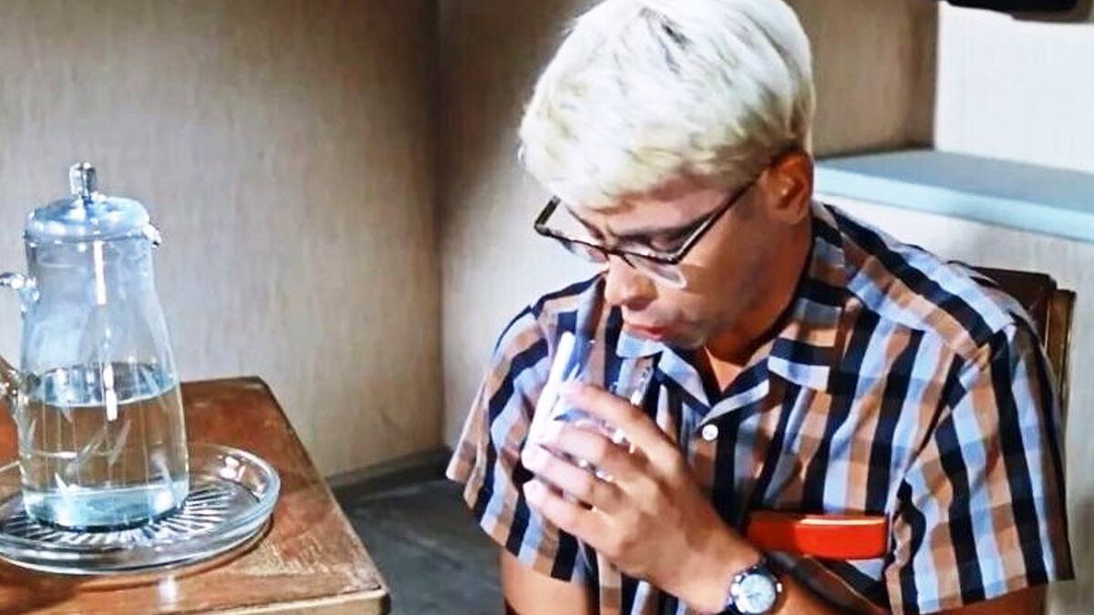 Наш любимый Шурик ("И тебя вылечат"). 