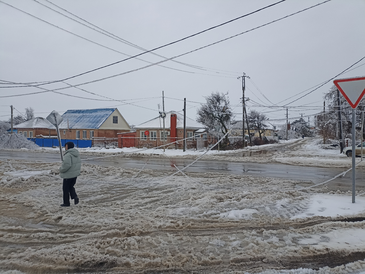 Продираемся сквозь упавшие провода