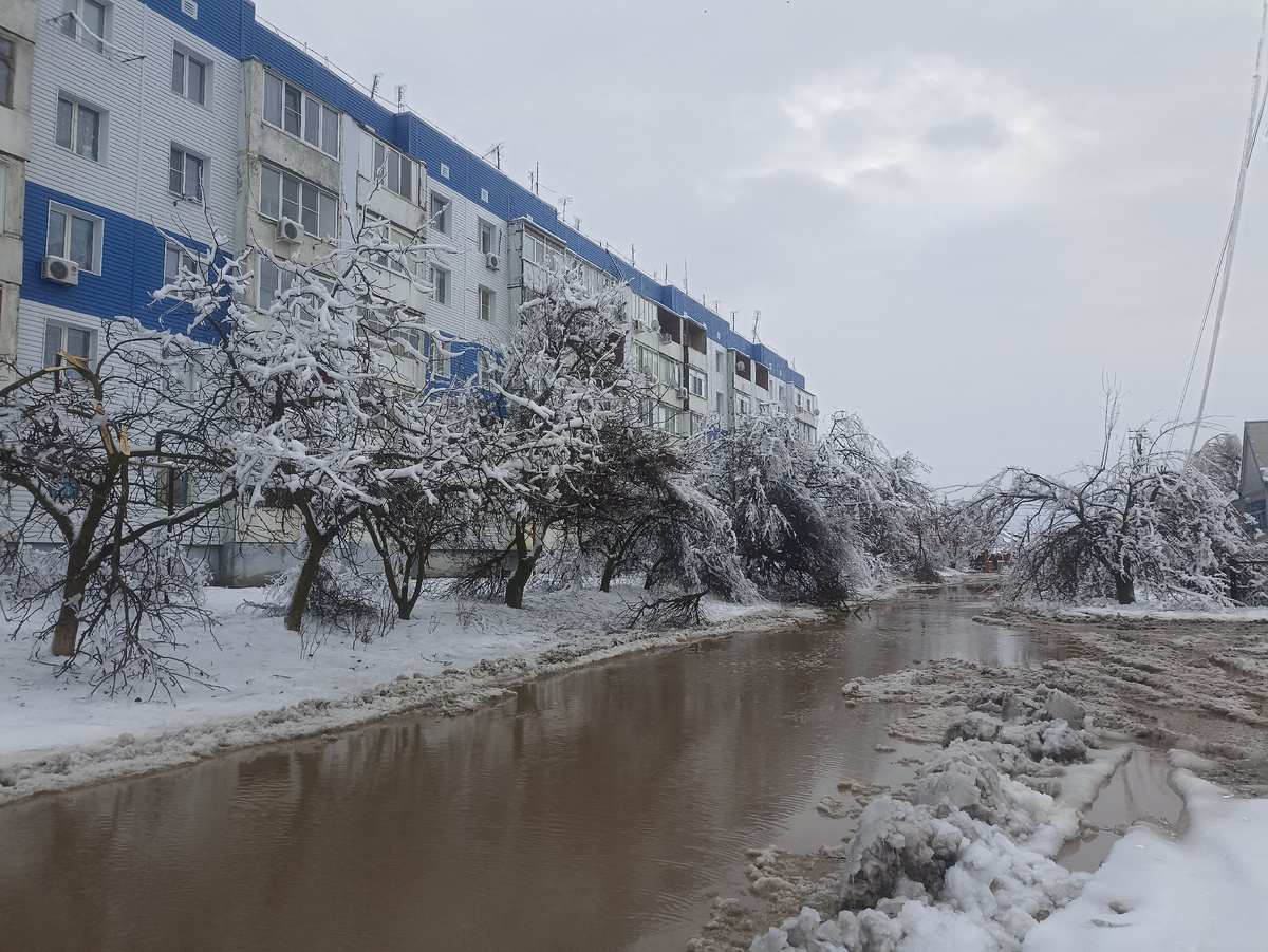Реки грязной воды вместо дорог