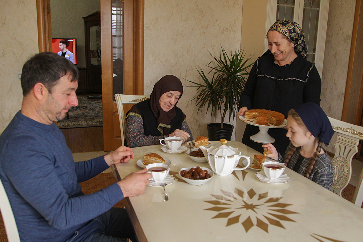 Валид, Кайха, Хавра и Товрат Надаевы. Фото: Муса Садулаев