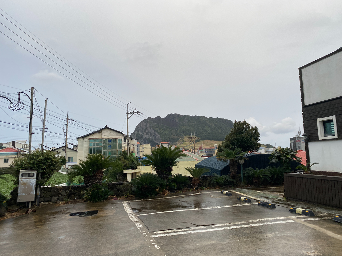 Вид с парковки отеля