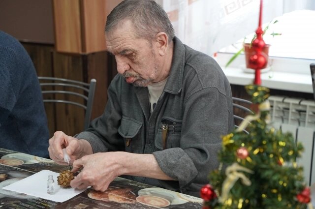    Подготовка подарков. Фото:  АиФ/ Алена Таскаева