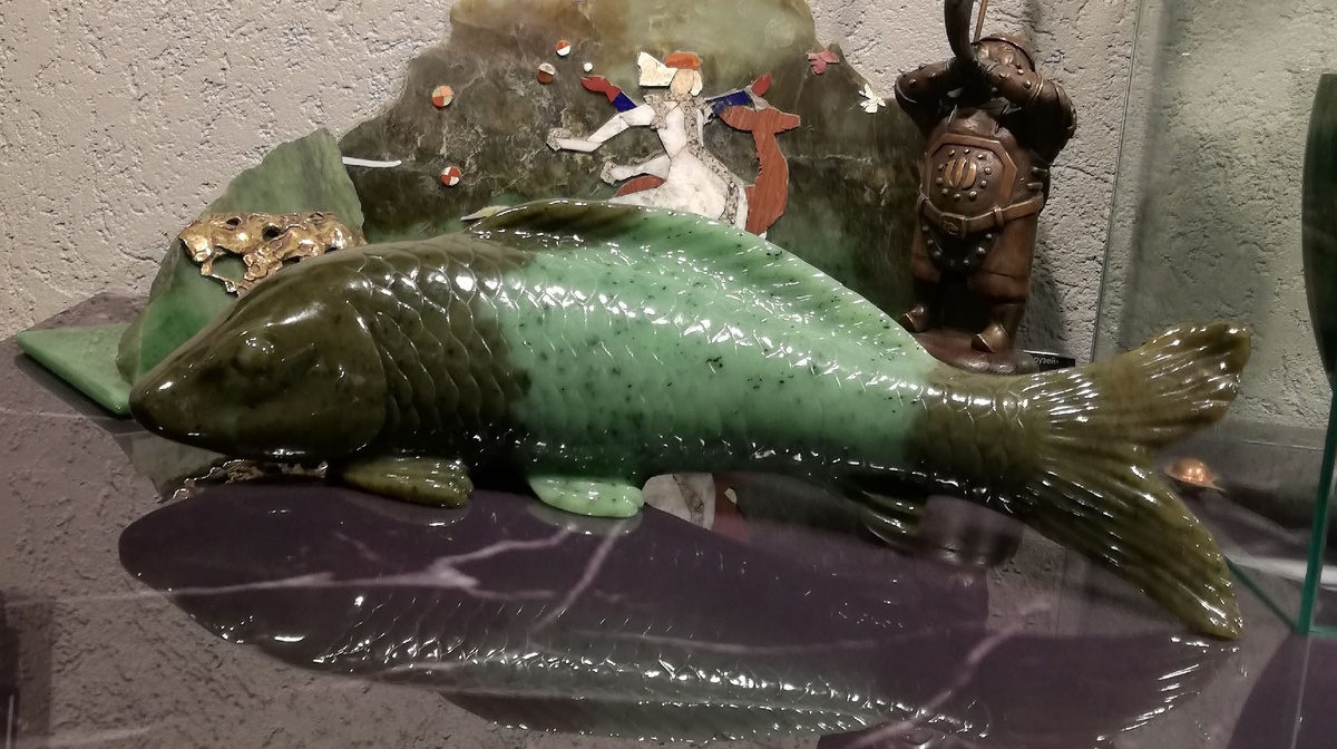 Омуль из нефрита