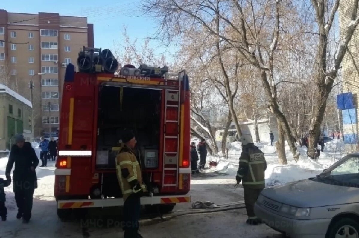    Шесть человек, трое из которых дети, пострадали в пожарах на Среднем Урале