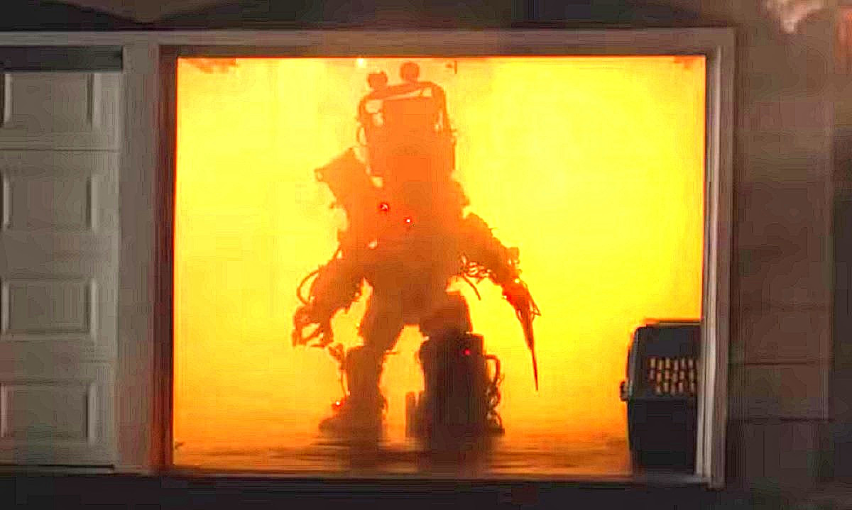 Одна из причин не разводить у себя в гараже склад всякого хлама - он ведь может оказаться далеко не безобидным.