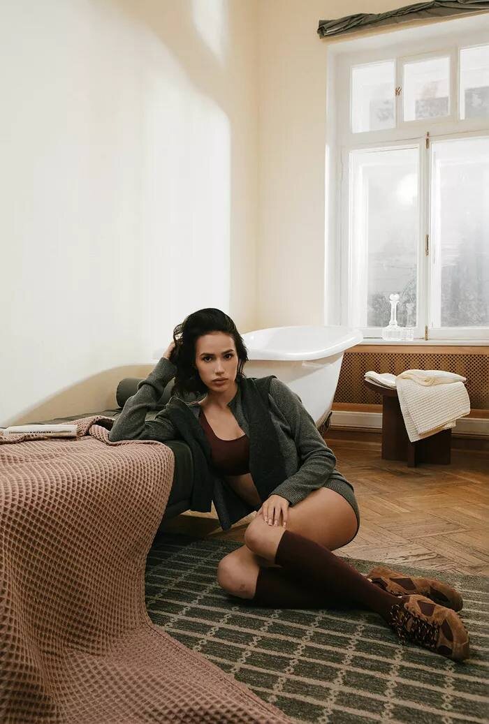 Алина Загитова, журнал "Hello"