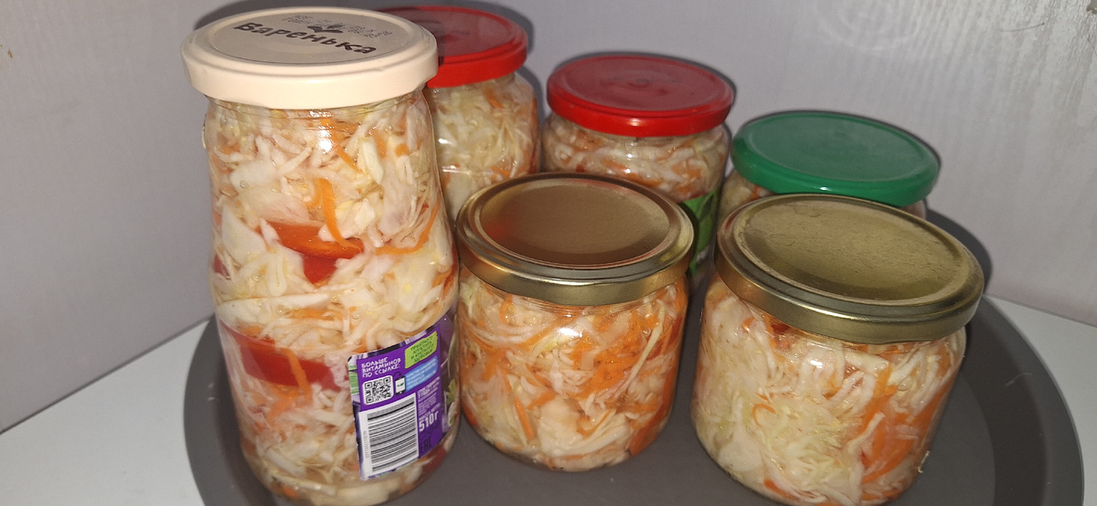 Капусты на неделю должно хватить...