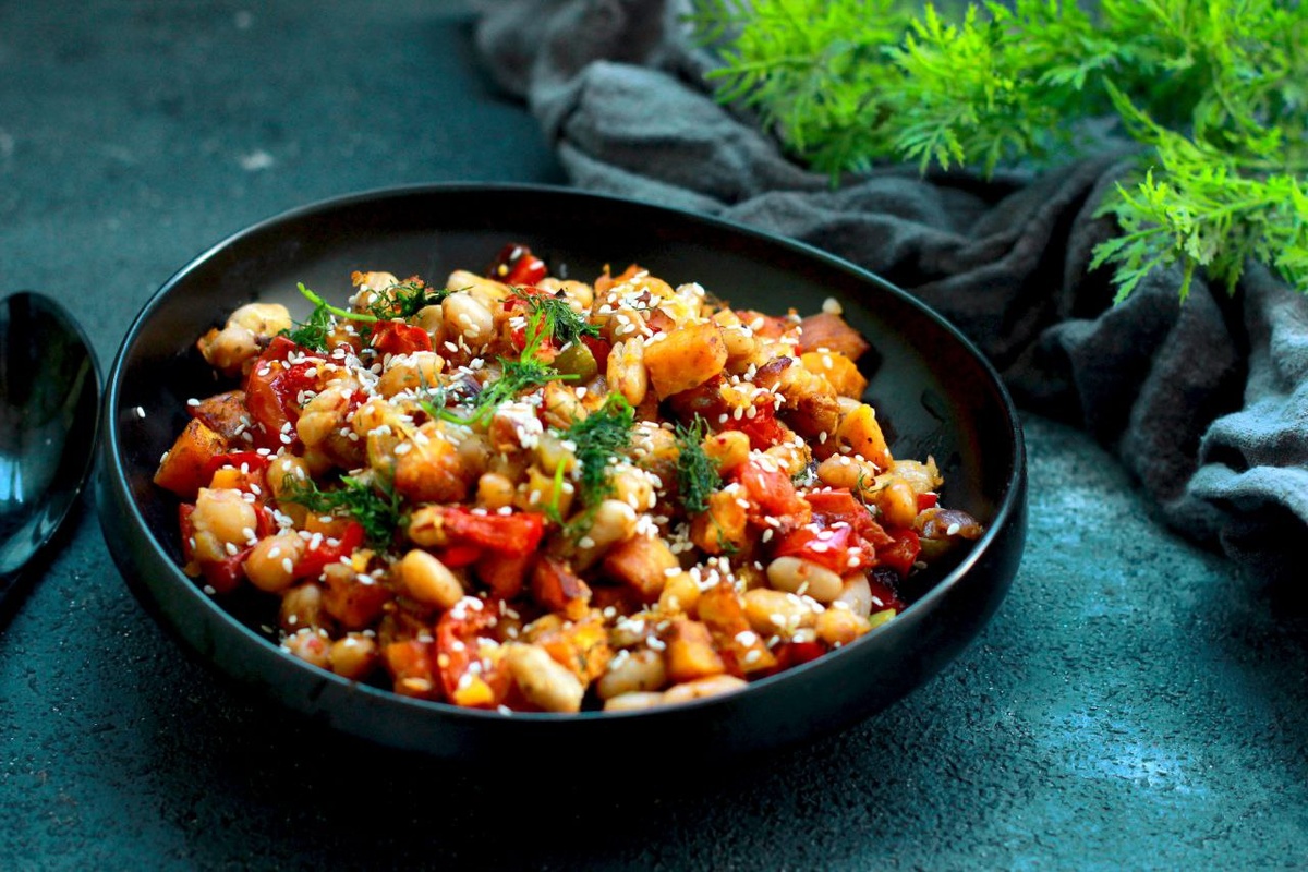 Запеченная фасоль с овощами от Елены Некрасовой. Легкая еда для праздников. https://t.me/urbanistka_vl