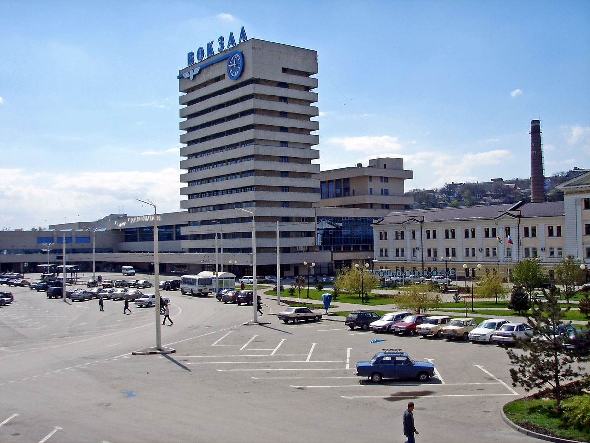 Ростов-Главный. Фото с сайта https://don24.ru/rubric/transport/v-rostove-k-chm-2018-moderniziruyut-vokzaly.html. Взято с Яндекс.Картинки