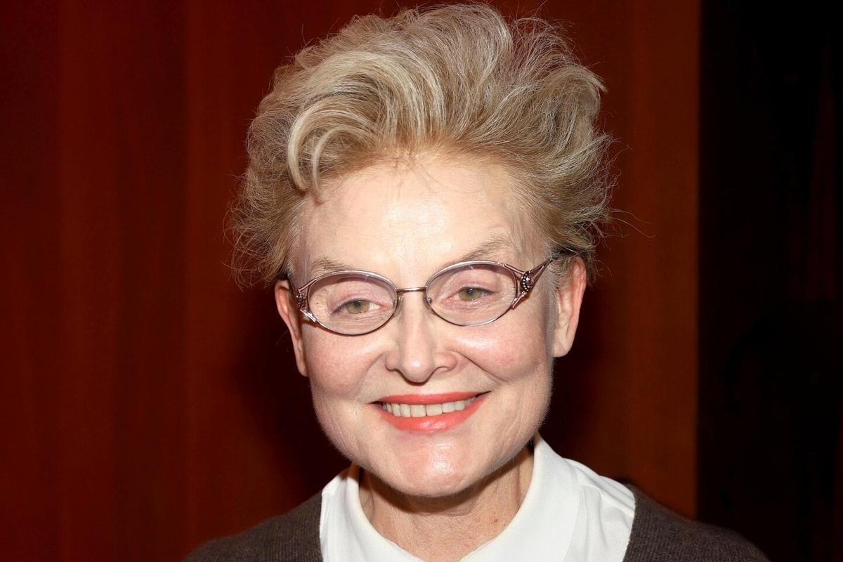     «Мое сердце растворяется в умилении»: Елена Малышева заявила, что ее живущую в США внучку отдали на балет