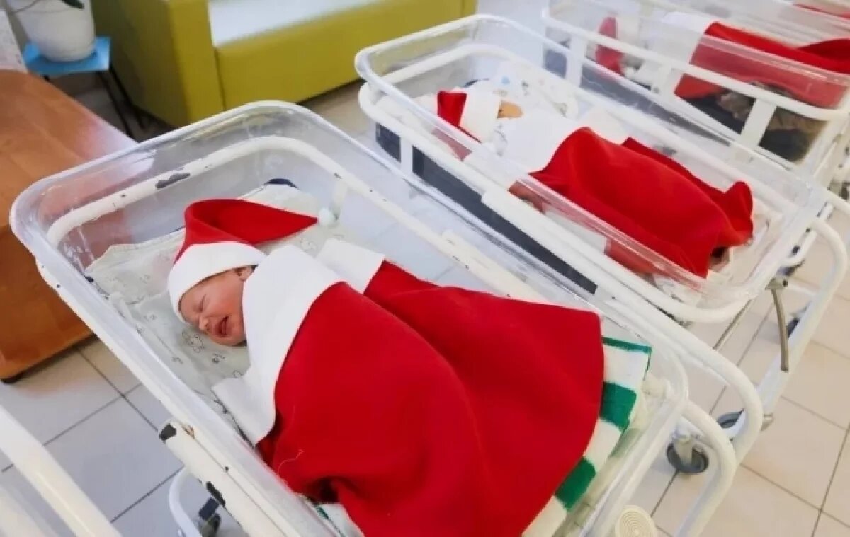    Нижегородских новорожденных малышей наряжают в новогодние костюмы