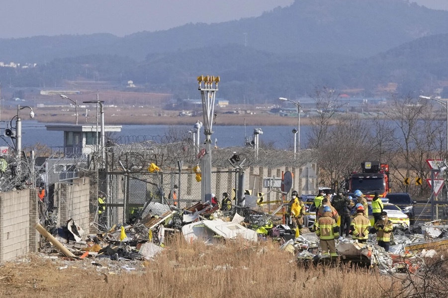 Последствия авиакатастрофы в аэропорту Муан