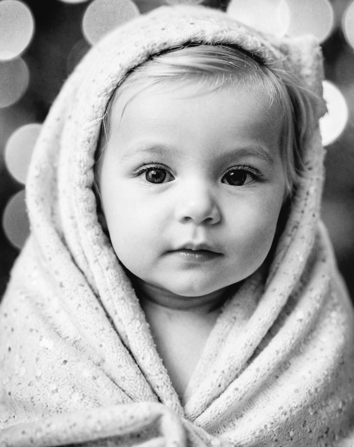 Валя опешила: «Я же мальчика ждала… Моя, оставьте… Девочка... как так...»