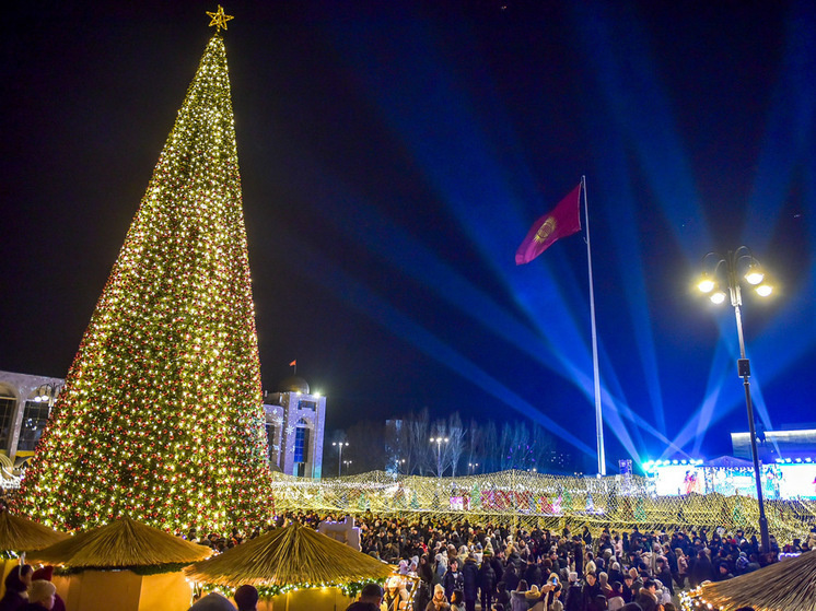     Саат 18:00дө борбордук “Ала-Тоо” аянтында чоң майрамдык концерт өтөт.