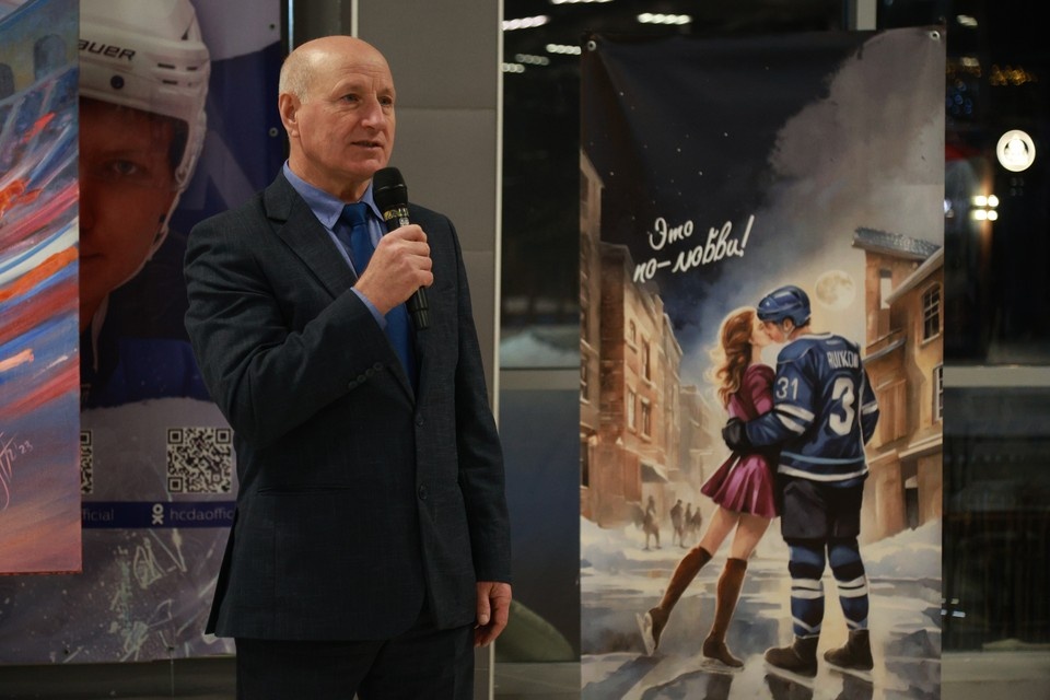    Алтайскому хоккею – 70 лет! Олег УКЛАДОВ