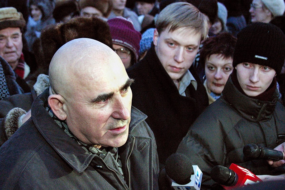 Шандыбин на митинге коммунистов в Екатеринбурге в годовщину смерти Ленина, 2004 год. Фото: Анатолий Семехин / ТАСС