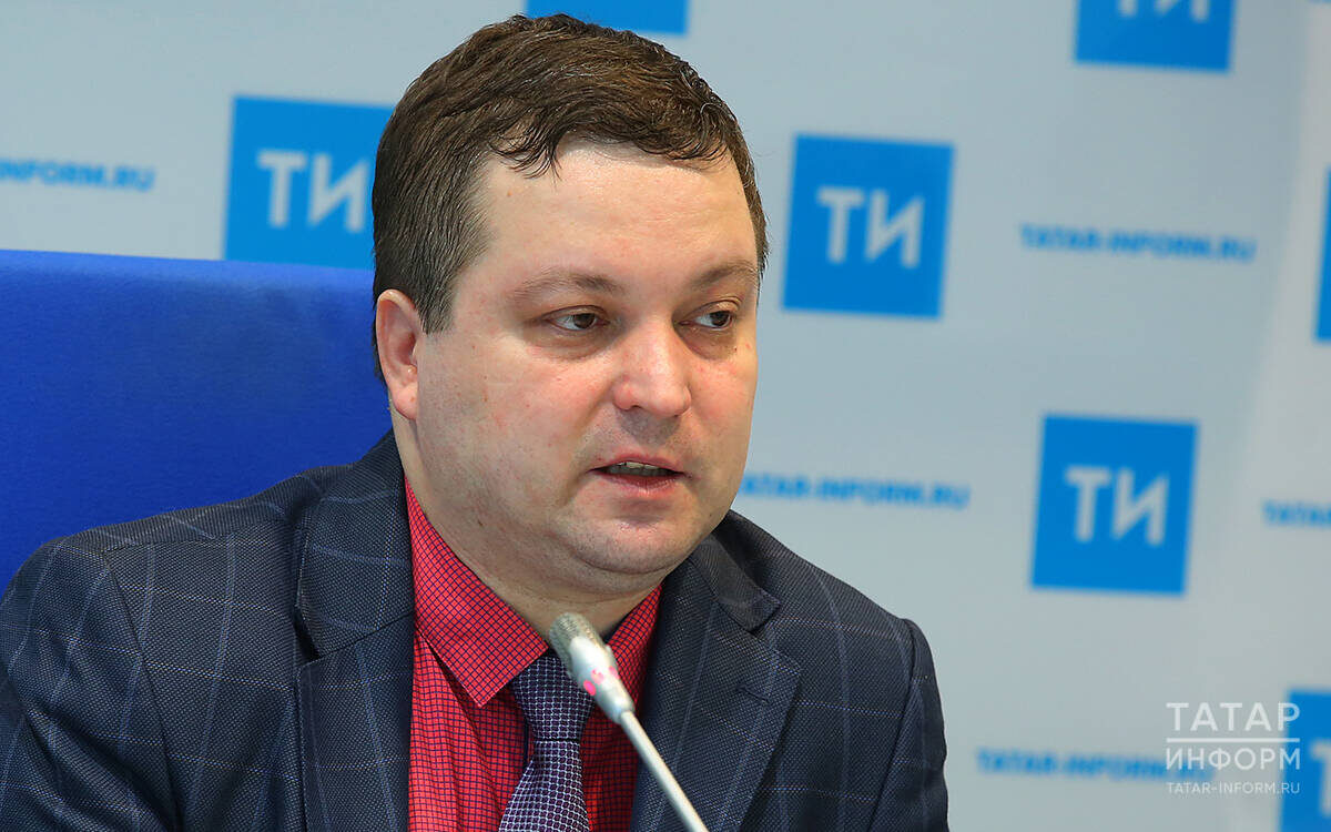 ​Феликс Гоголь: «31 декабря вечером прогнозируются метели из-за сильного ветра и осадки в виде снега и мокрого снега. Температурный фон в ночные часы отрицательный, в дневные часы потеплеет»Фото: © Султан Исхаков / «Татар-информ»