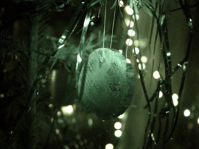 раскрашенный акрилом спил дерева