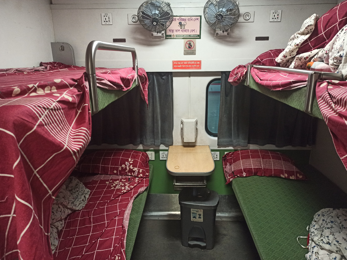 интерьер в купейном вагоне (Листайте галерею)