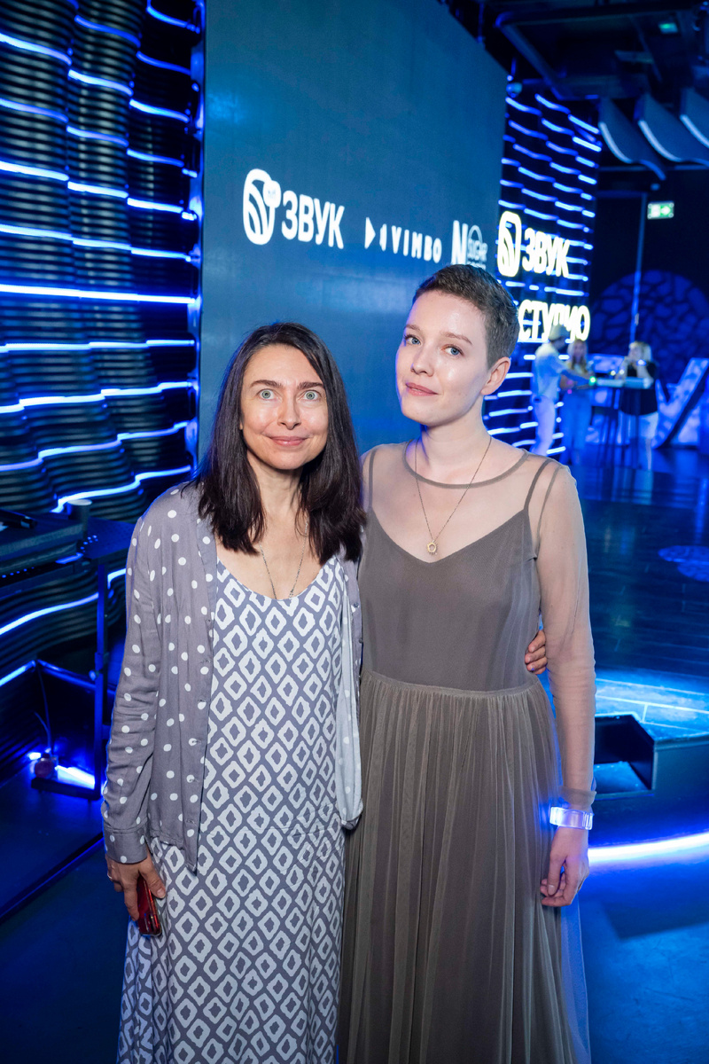 С Яной Летт