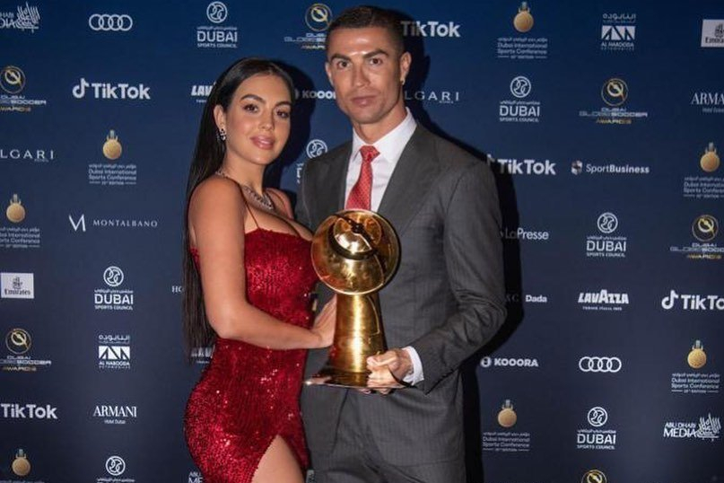 Еще одна бессмысленная награда в копилке великого футболиста