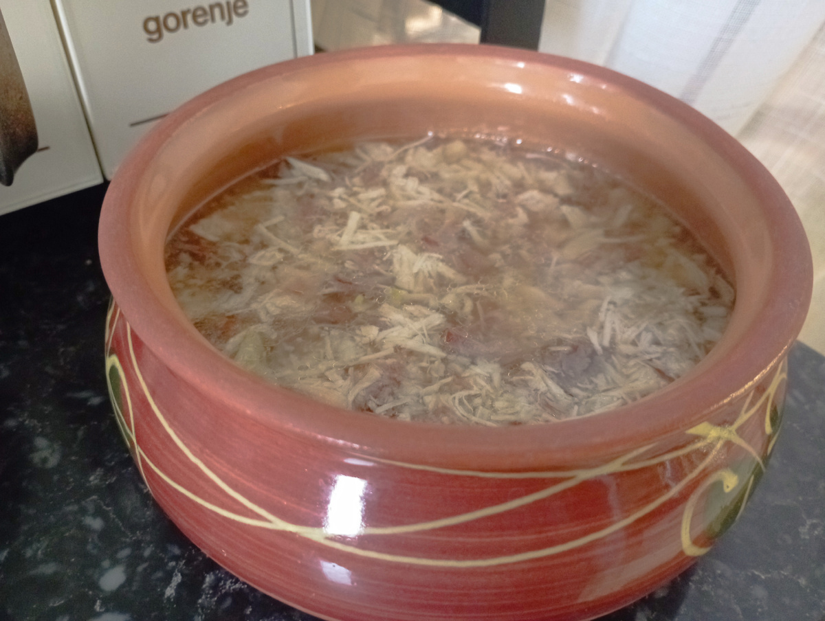 Три таких мисочки. 