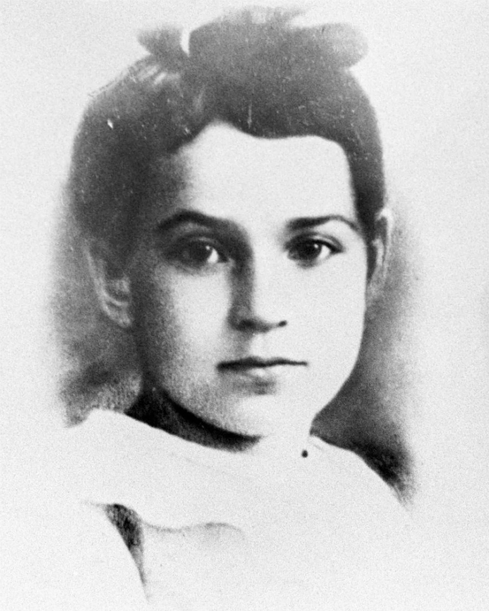Таня Савичева, снимок перед самым началом войны, ей тут 11 лет