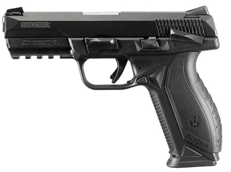 Пистолет Ruger American. Вид слева.