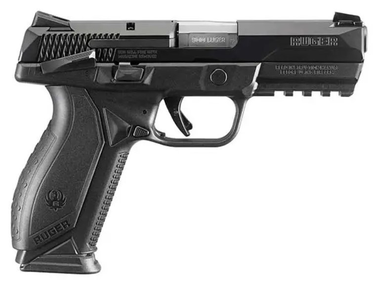 Пистолет Ruger American. Вид справа.