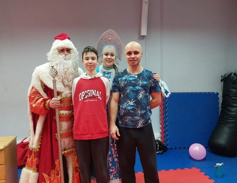 Наталья Кислицина поздравляет детей с праздником в образе Снегурочки более 10 лет