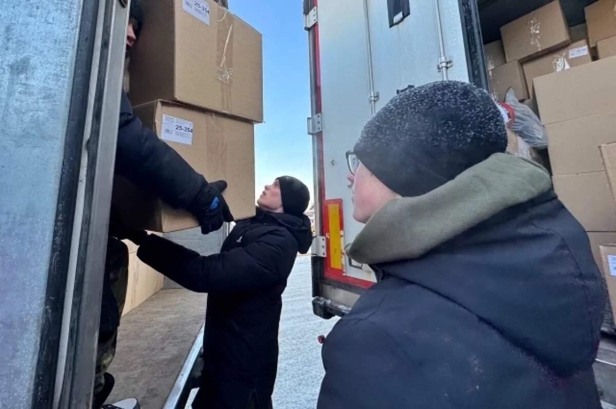    Журналист Хинкл: коммунисты из США направили гумпомощь в Донбасс