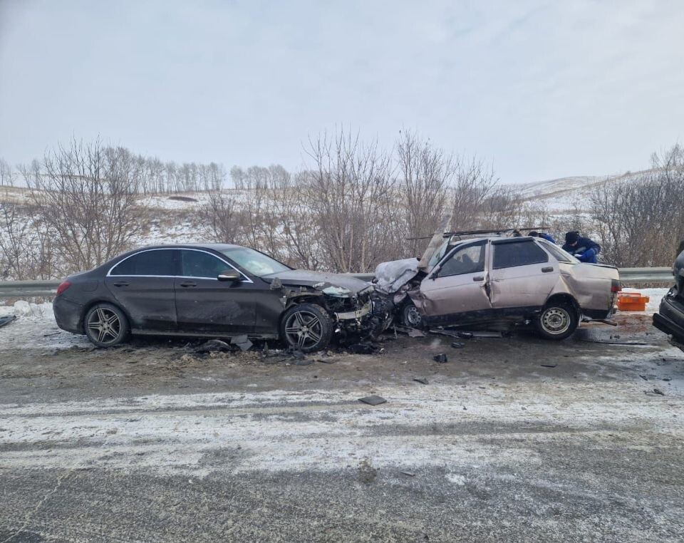    Массовая авария на трассе. Источник: Госавтоинспекция Алтайского края