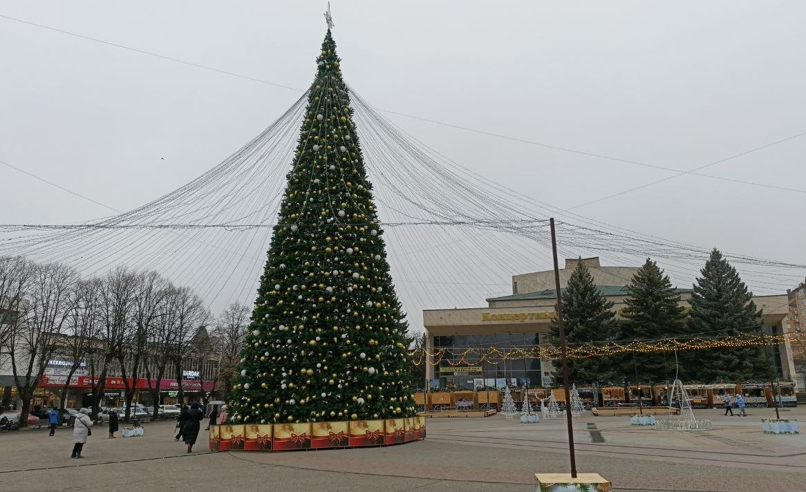 Центральная площадь, г. Ессентуки, 28.12.2024г.