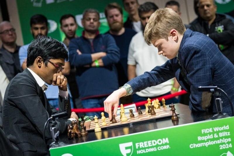    © Международная шахматная федерация / Володар Мурзин стал вторым самым молодым чемпионом мира по рапиду