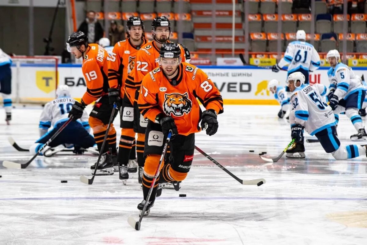    «Амур» досадно проиграл «Сибири» с отрывом в одну шайбу перед Новым годом