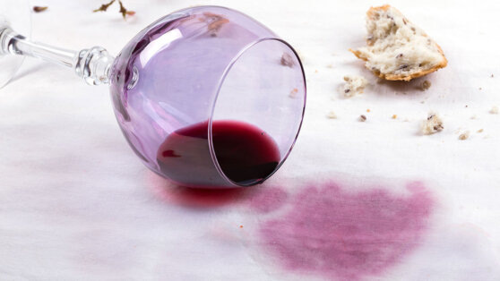    Как вывести пятна со скатерти: первая помощь и 4 домашних метода Алина Городниченко