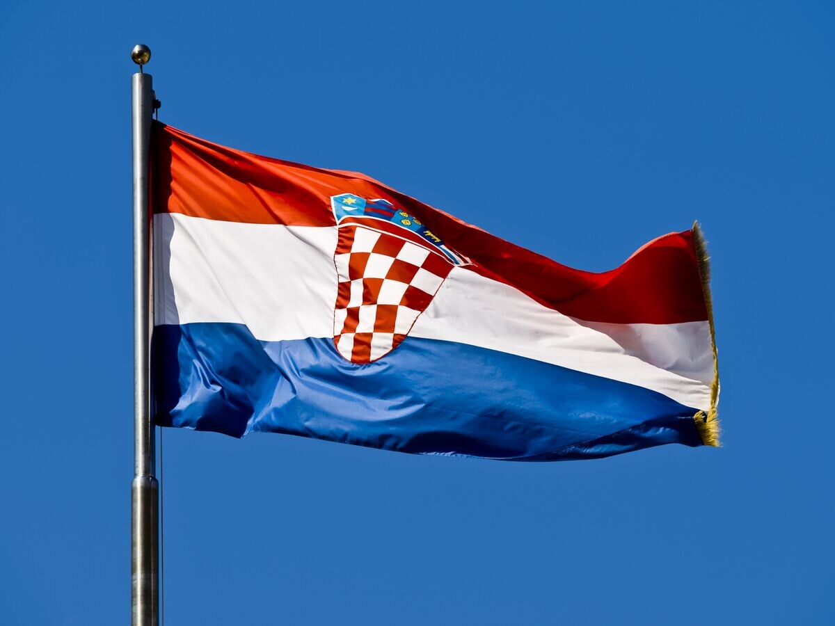    Флаг Хорватии© fotolia.com / Dario Bajurin
