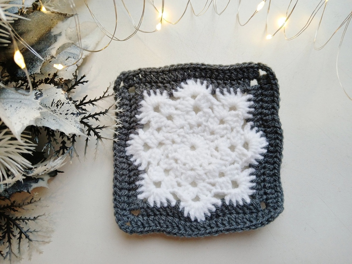 "Бабушкин квадрат" Снежинка