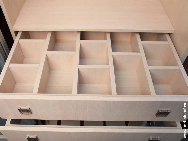 Ящик с секциями.