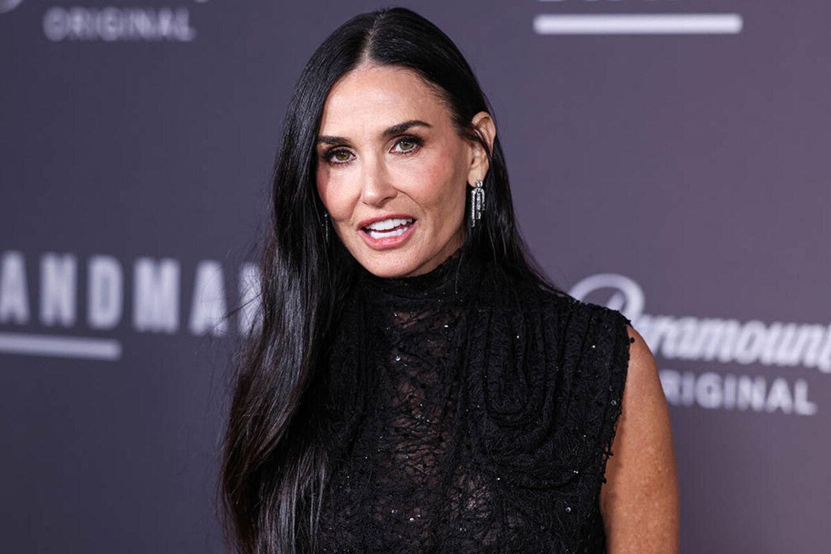    Глядя на Деми, трудно поверить, что она - бабушка LEGION-MEDIA