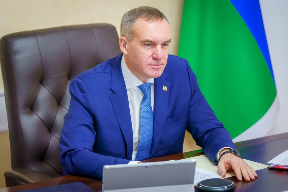    Руслан Кухарук поручил принять меры по ликвидации последствий пожара в Лянторе